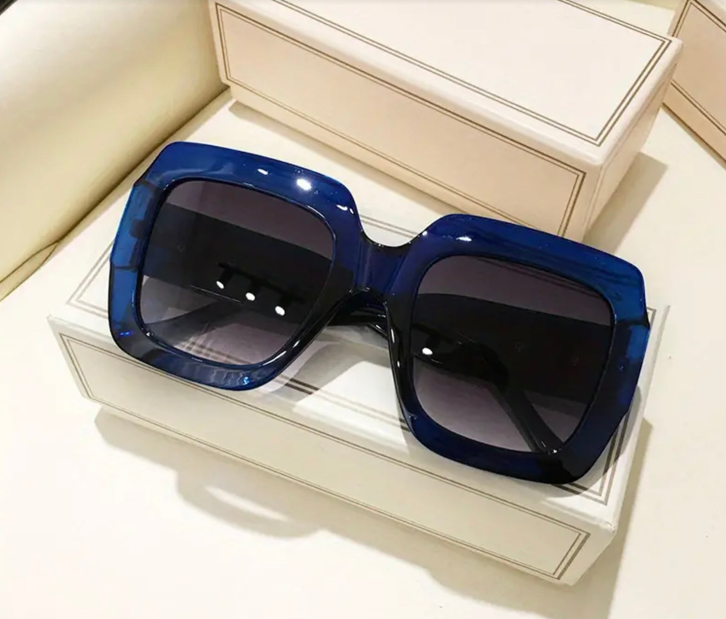 FASHION STATEMENT SUNGLASSES