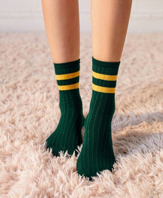 STRIPED PATTERN CREW SOCKS