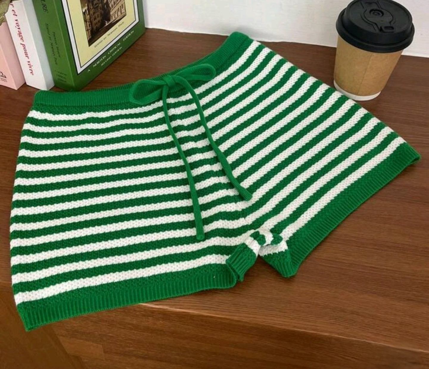 STRIPED KNITTED LOW-WAIST SHORTS